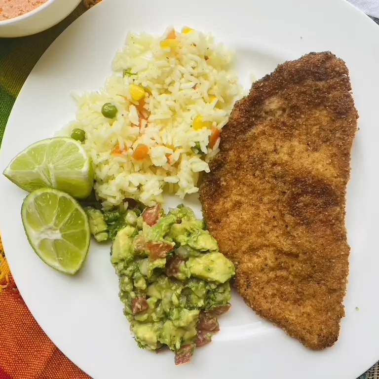 Bistec de Pollo Empanado — imagen 1