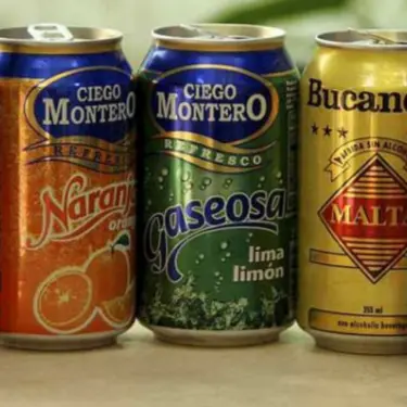 Refrescos importados en Pizzería Demo